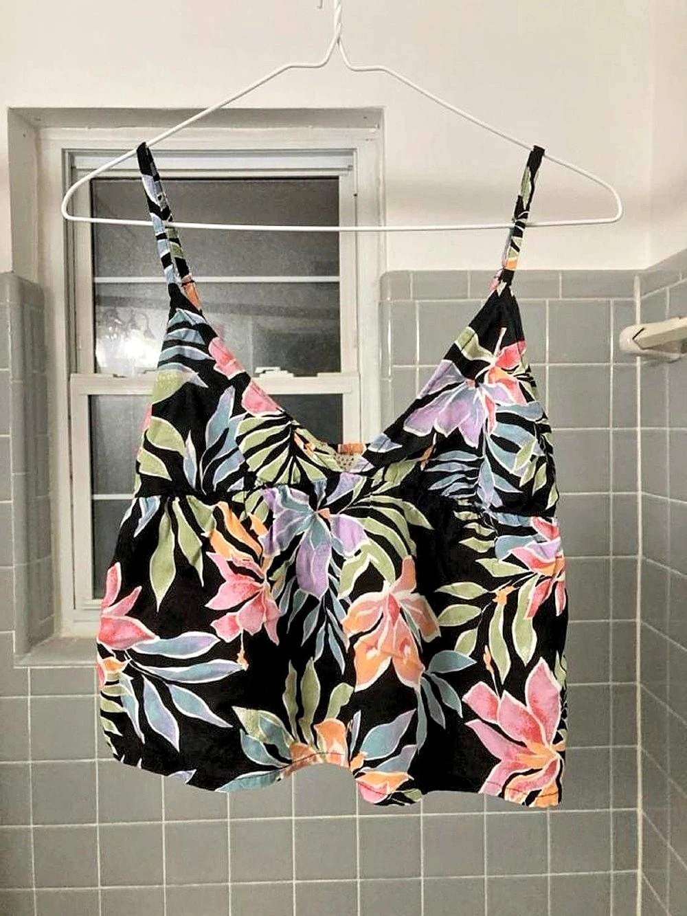Billabong Tropical Floral V-Neck Tank Top Crop Top